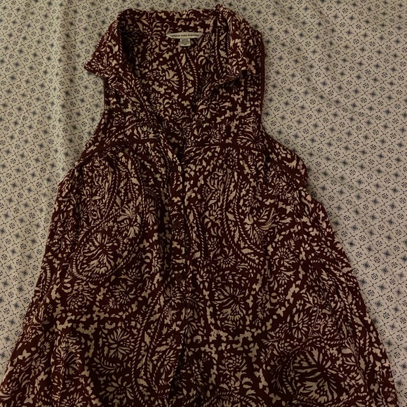 Red floral top - Picture 2 of 3